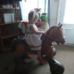 Meet your Posher, Deanna